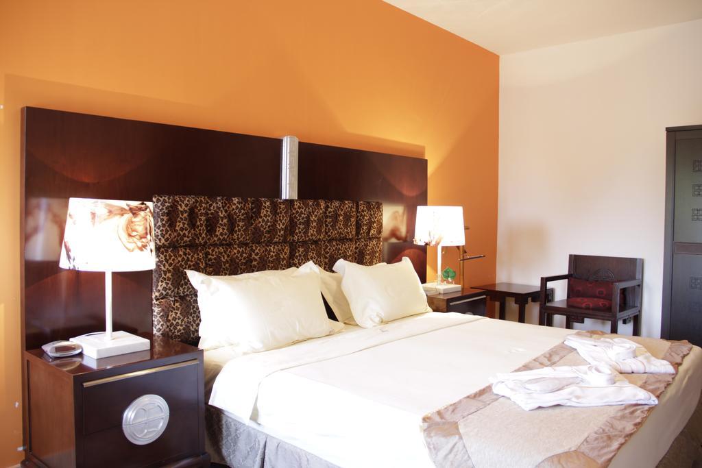 Hotel Ritz 숨베 외부 사진