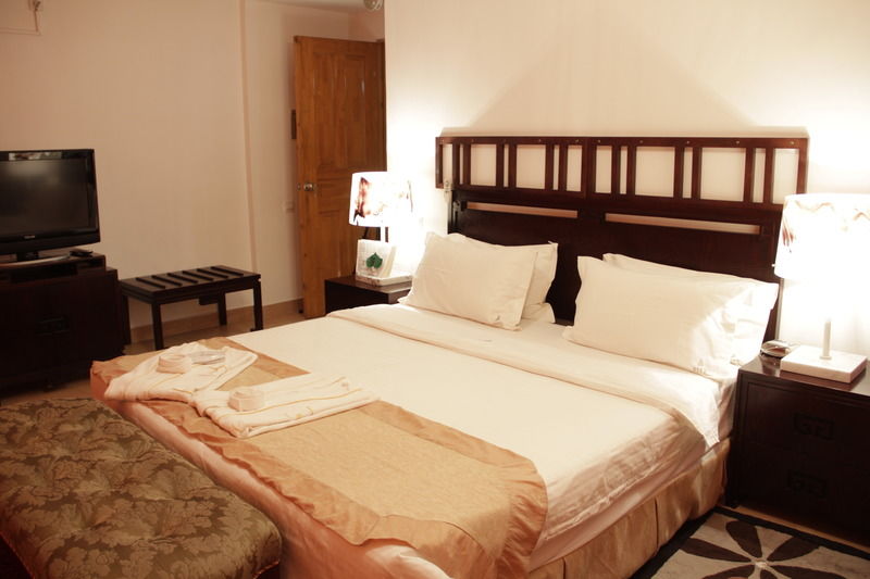 Hotel Ritz 숨베 외부 사진